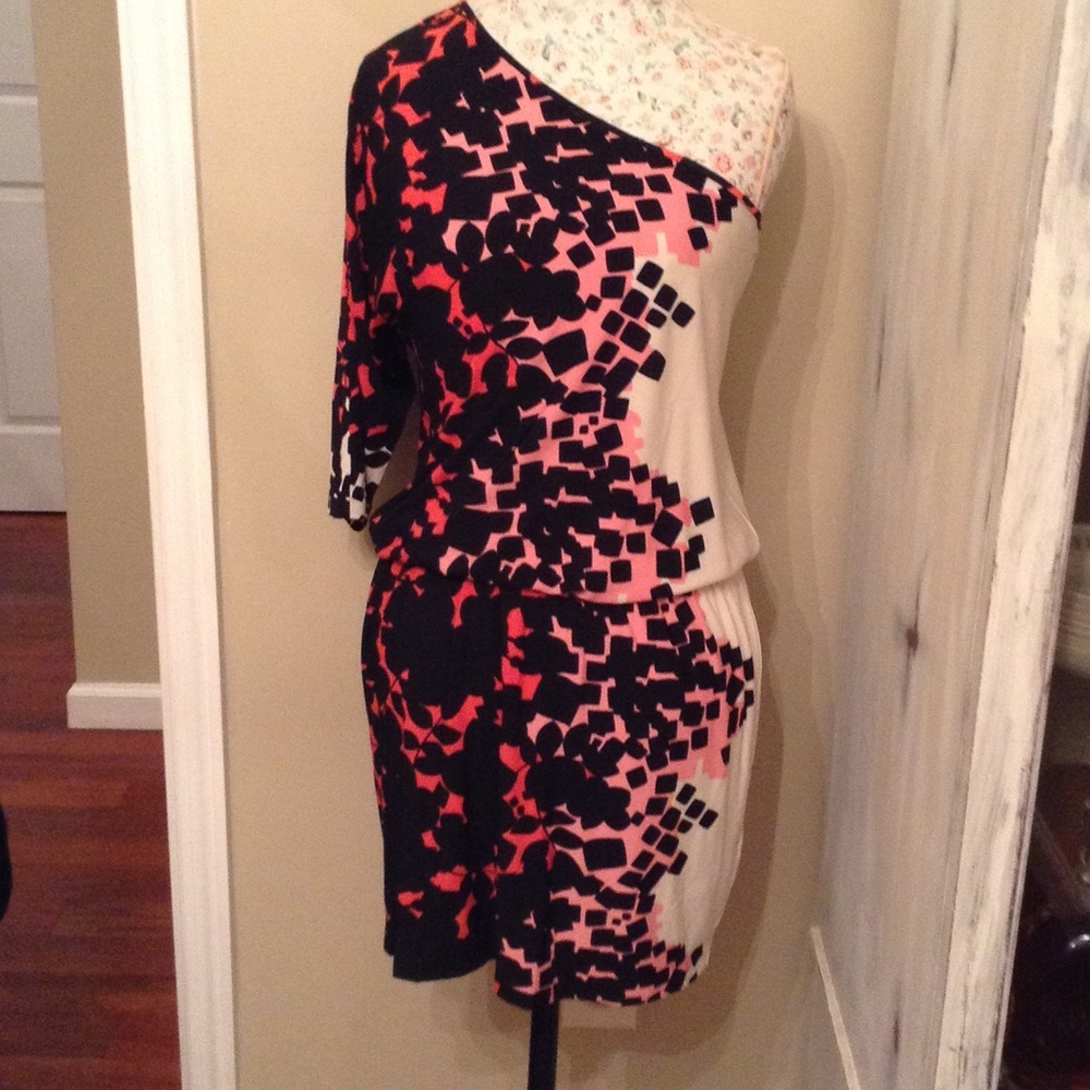 Stylish One-Shoulder Dress - Black and Pink
